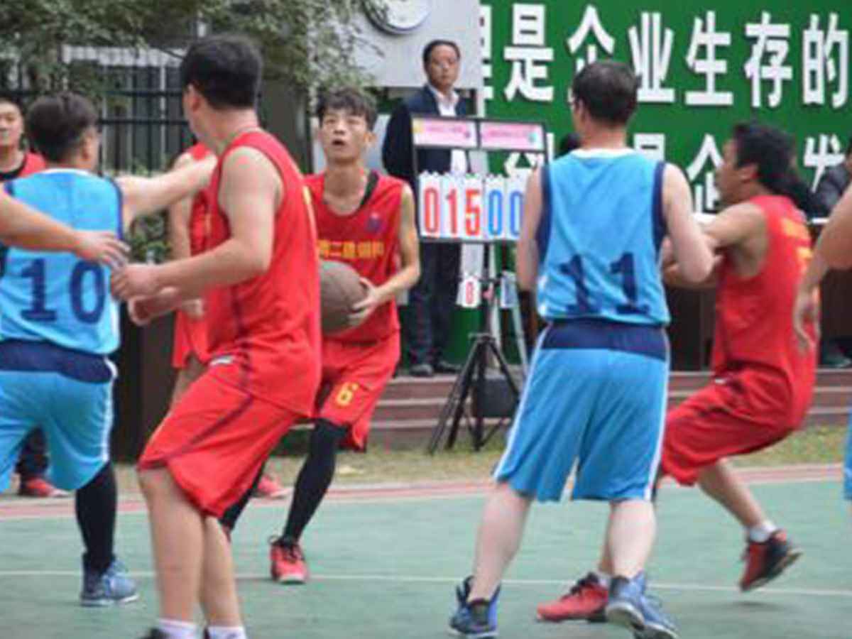 参加长沙杨金机器人研发与应用有限公司“奋进杯”男子篮球赛